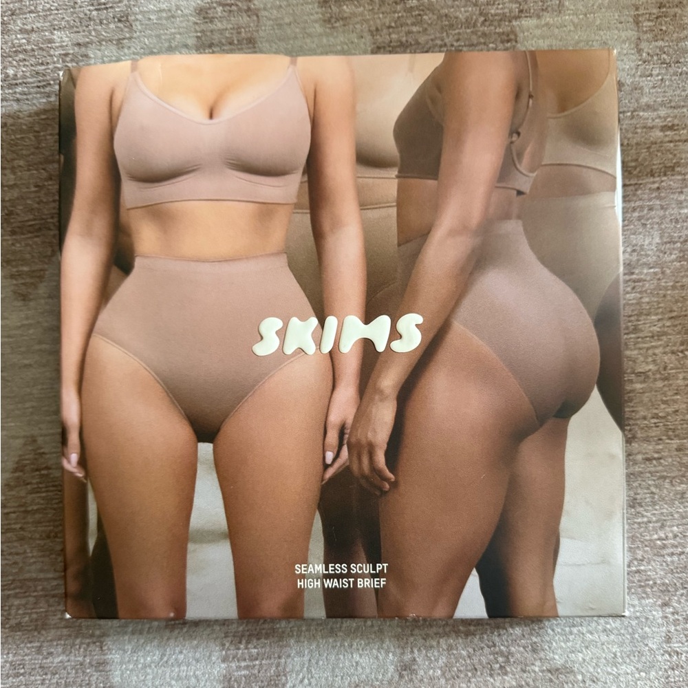 SKIMS Seamless Sculpt High Waist Brief - Clay XS